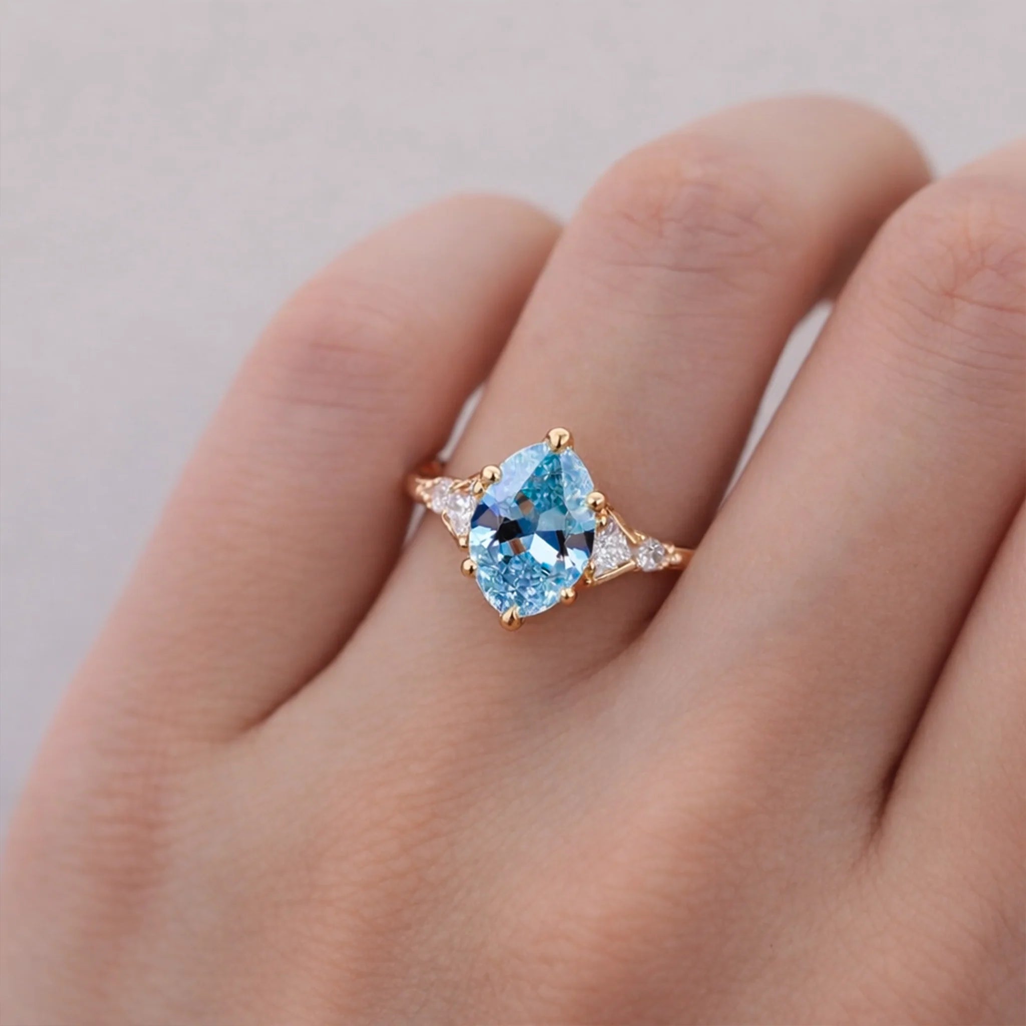 Aurora’s Tide | 2CT Oval Aquamarine Solitaire Engagement Ring