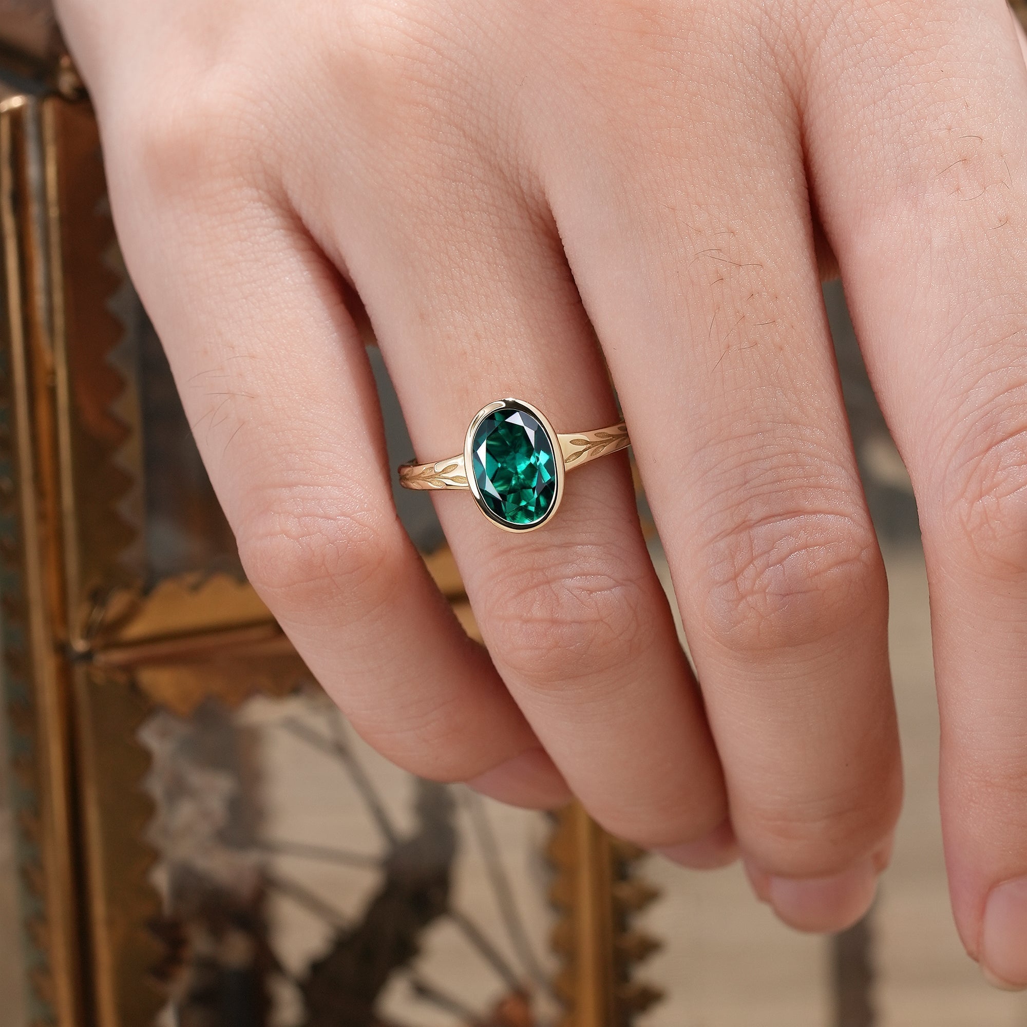Golden Elegance: Oval Emerald Leaf Ring | Celia (925 Silver)